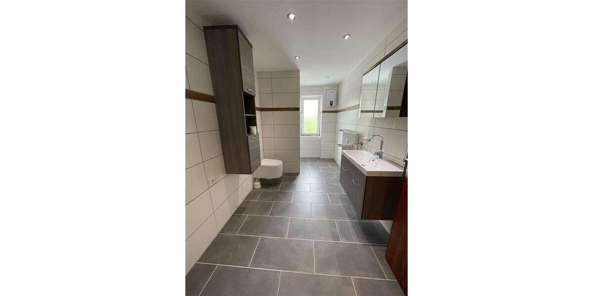 Etagenwohnung Hermeskeil - 4 Zimmer, 103 m&sup2;, 800&euro; | Angebot:26676352