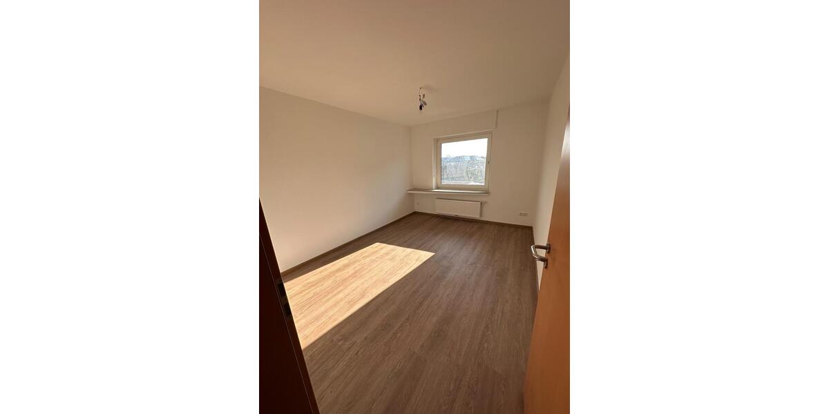 Dachgeschoßwohnung Ibbenbüren Bockraden - 6 Zimmer, 114 m&sup2;, 800&euro; | Angebot:25174394