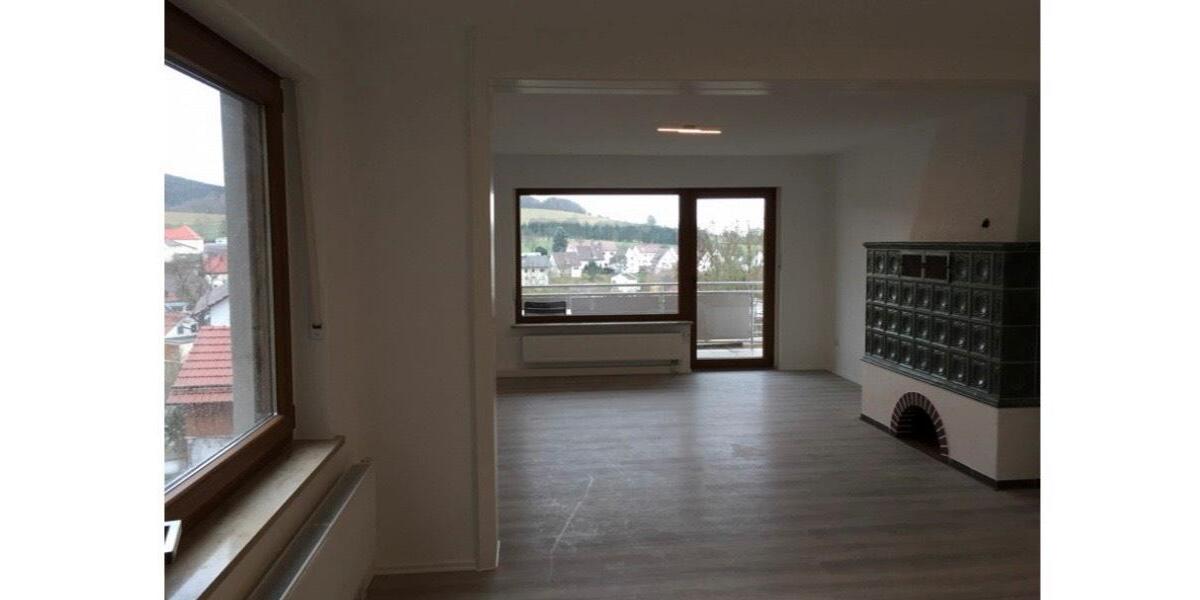 Helle, schöne Wohnung, 3,5 Zi., EBK, Balkon, in 96369 Weißenbrunn 3.5 zimmer