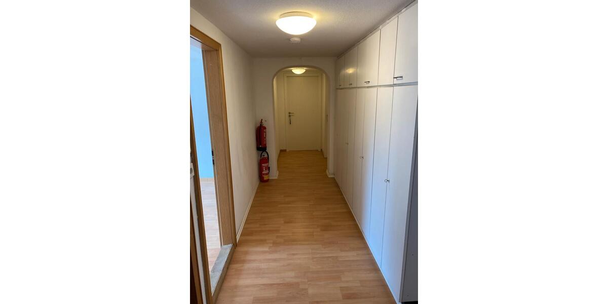 Etagenwohnung Wolfhagen - 6 Zimmer, 142 m&sup2;, 780&euro; | Angebot:26285052