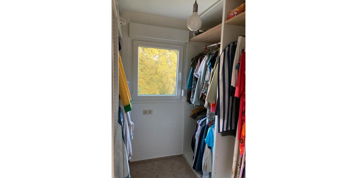 Wohnen auf Zeit Olpe - 7 Zimmer, 156 m&sup2;, 80&euro; | Angebot:26088542