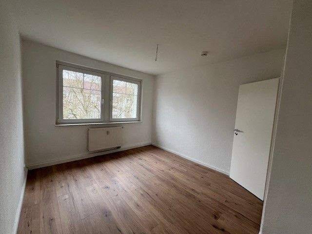 Etagenwohnung Zwickau Eckersbach - 4 Zimmer, 75 m&sup2;, 540&euro; | Angebot:26842150
