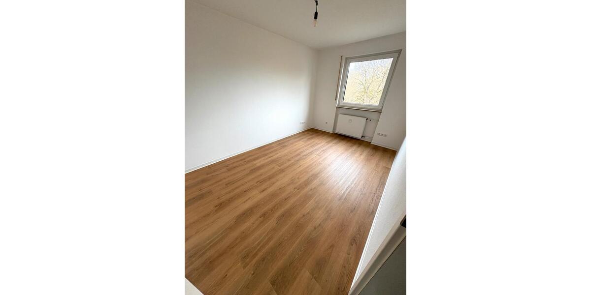 Etagenwohnung Höchberg - 3 Zimmer, 83 m&sup2;, 950&euro; | Angebot:26573309