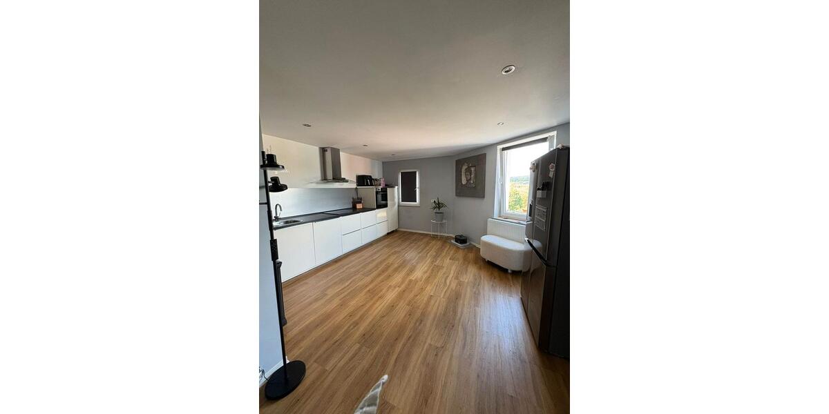 Dachgeschoßwohnung Neunkirchen - 4 Zimmer, 120 m&sup2;, 970&euro; | Angebot:26643919