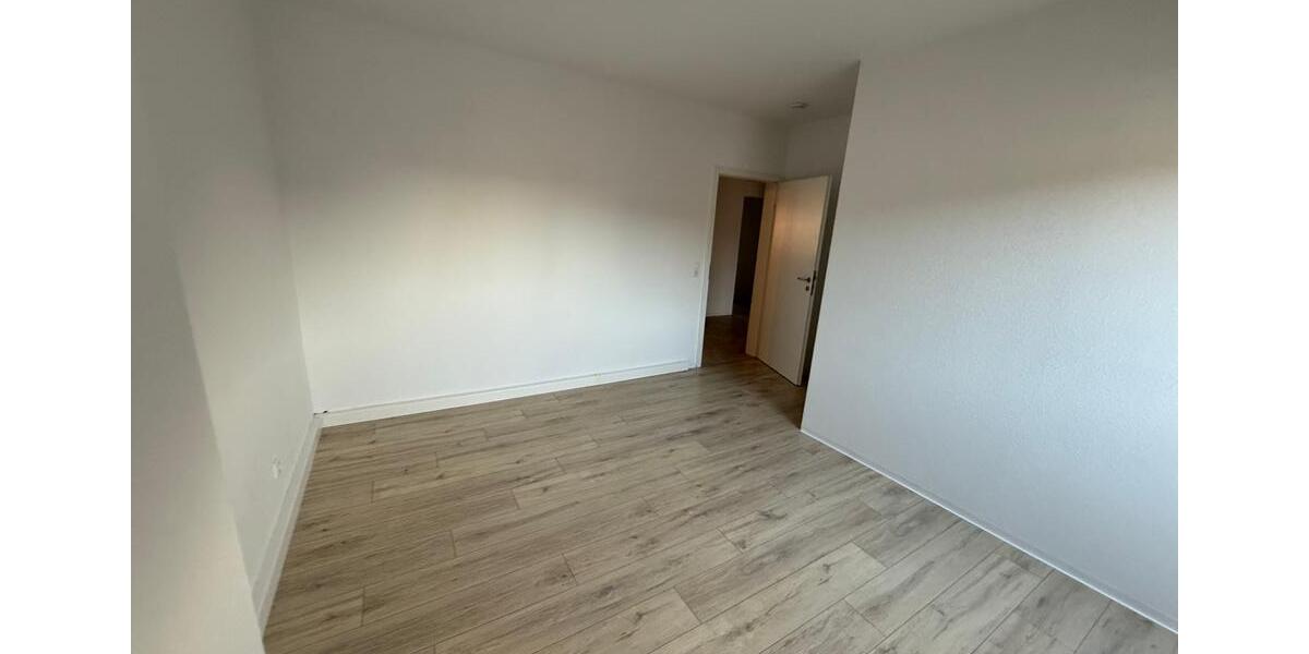 Wunderschöne 4-Raum-DG-Wohnung mit Balkon in Greiz direkt im Stadtzentrum 4 zimmer