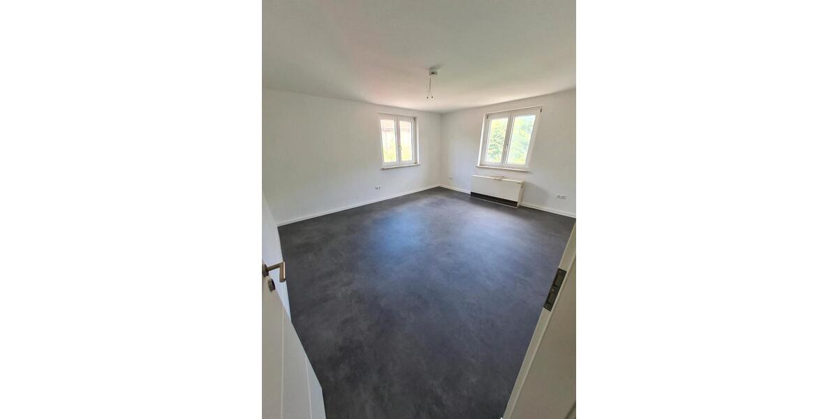 Etagenwohnung Bad Salzungen Tiefenort - 3 Zimmer, 95 m&sup2;, 450&euro; | Angebot:24804666