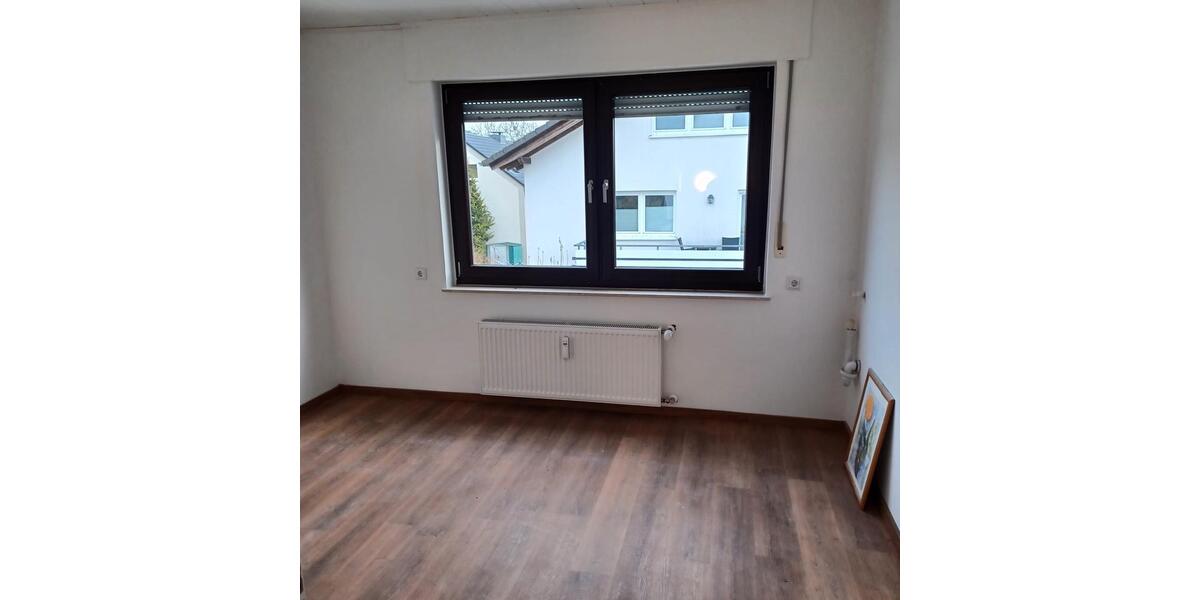 Etagenwohnung Steinheim - 4 Zimmer, 130 m&sup2;, 1.250&euro; | Angebot:25386622