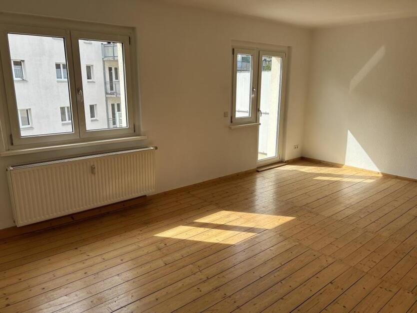 Schöne 3,5-Zimmer-Wohnung mit großem Balkon! zimmer