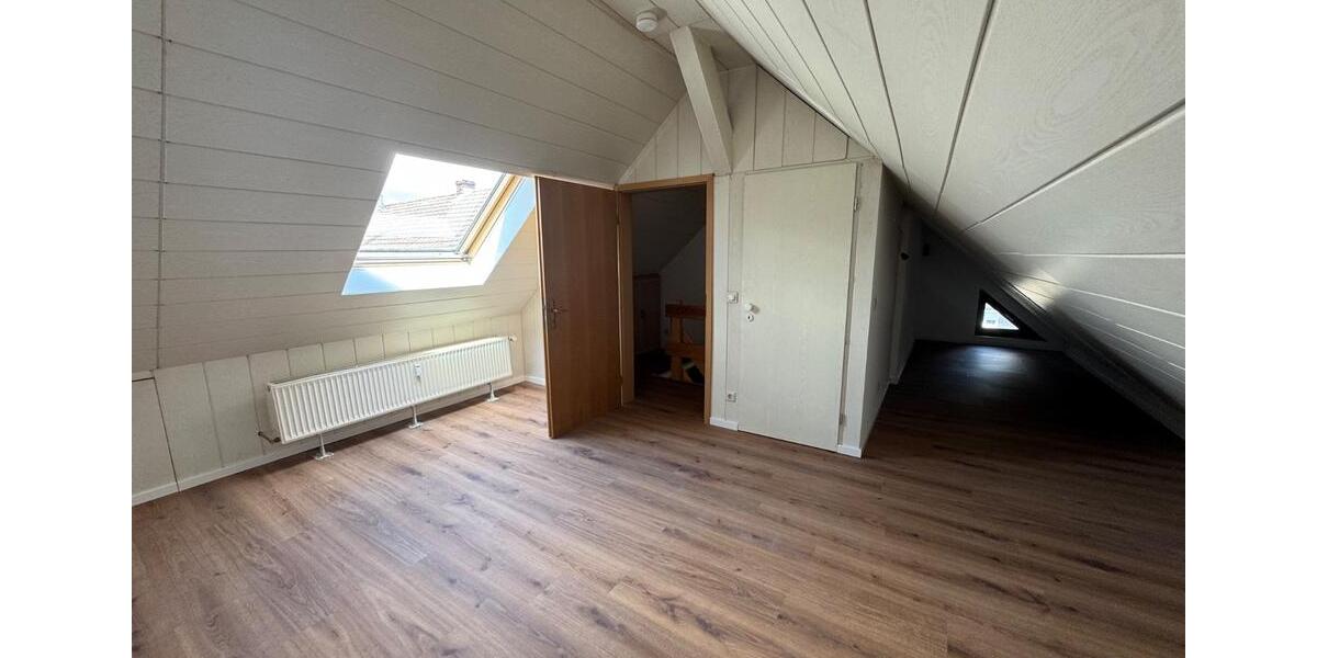 Etagenwohnung Burbach - 4 Zimmer, 106 m&sup2;, 950&euro; | Angebot:26610002