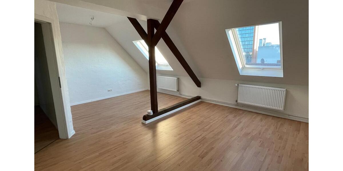 Gemütliche Dachgeschosswohnung mit zwei Zimmern in zentraler Lage Hannovers! 2 zimmer