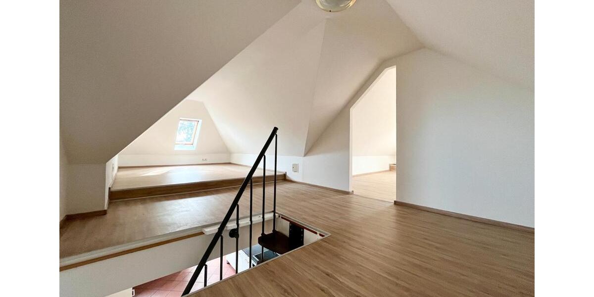 Dachgeschoßwohnung Panketal - 2.5 Zimmer, 85 m&sup2;, 1.365&euro; | Angebot:26014544