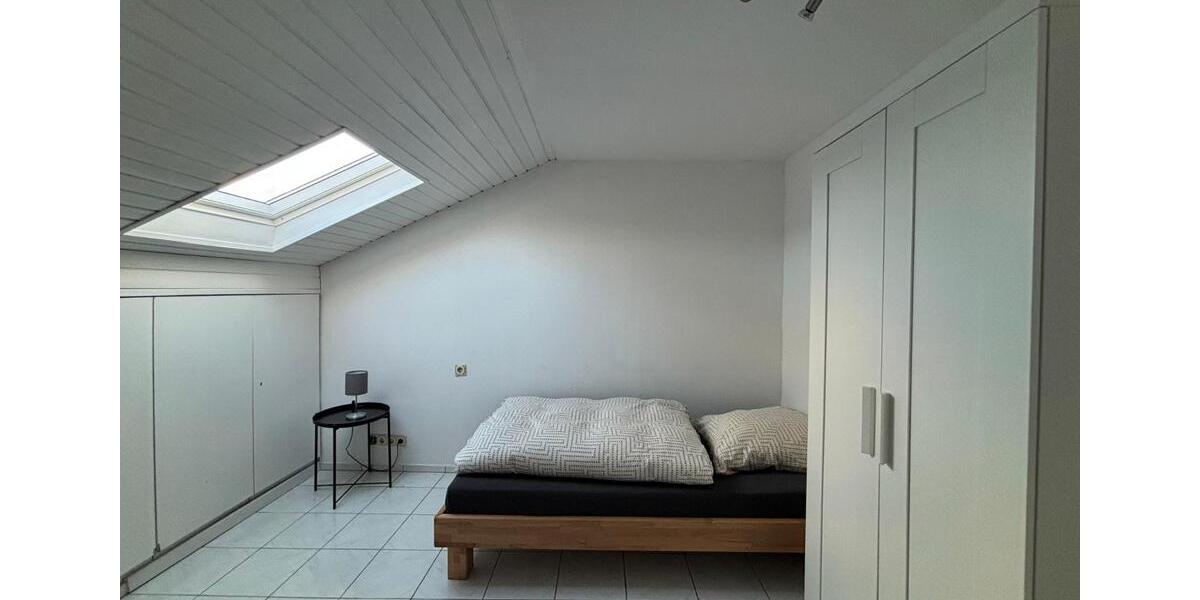 Wohnen auf Zeit Gladenbach - 7 Zimmer, 250 m&sup2;, 26&euro; | Angebot:26301746