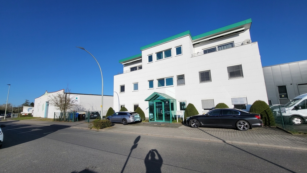 Nagelneu sanierte Bürofläche - ca. 65 m² im Gewerbergebiet Flörsheim-Weilbach - Gewerbeobjekt Flörsheim | Angebot:26003819
