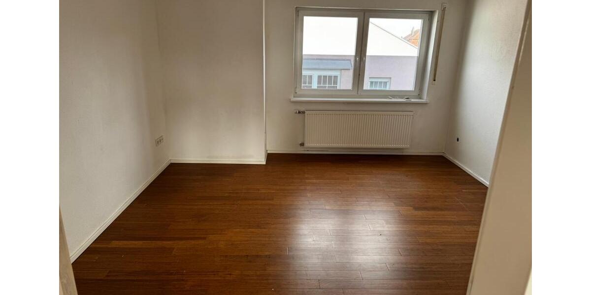 Einfamilienhaus Gunzenhausen - 3 Zimmer, 120 m&sup2;, 1.200&euro; | Angebot:26084558