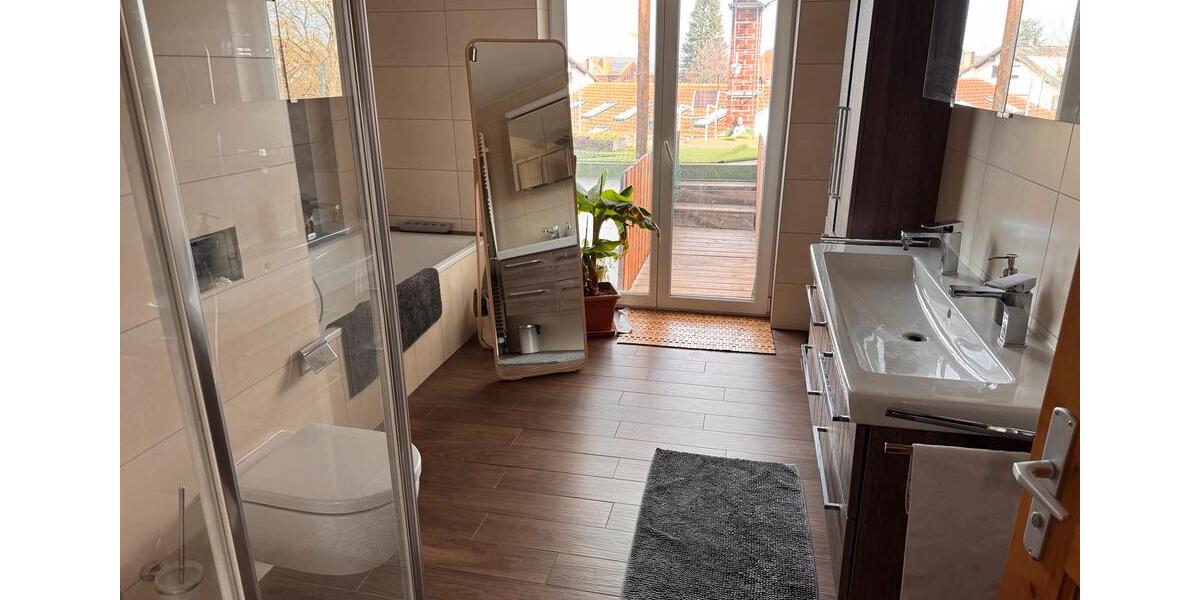 Etagenwohnung Dingolfing - 4 Zimmer, 130 m&sup2;, 1.600&euro; | Angebot:25323923