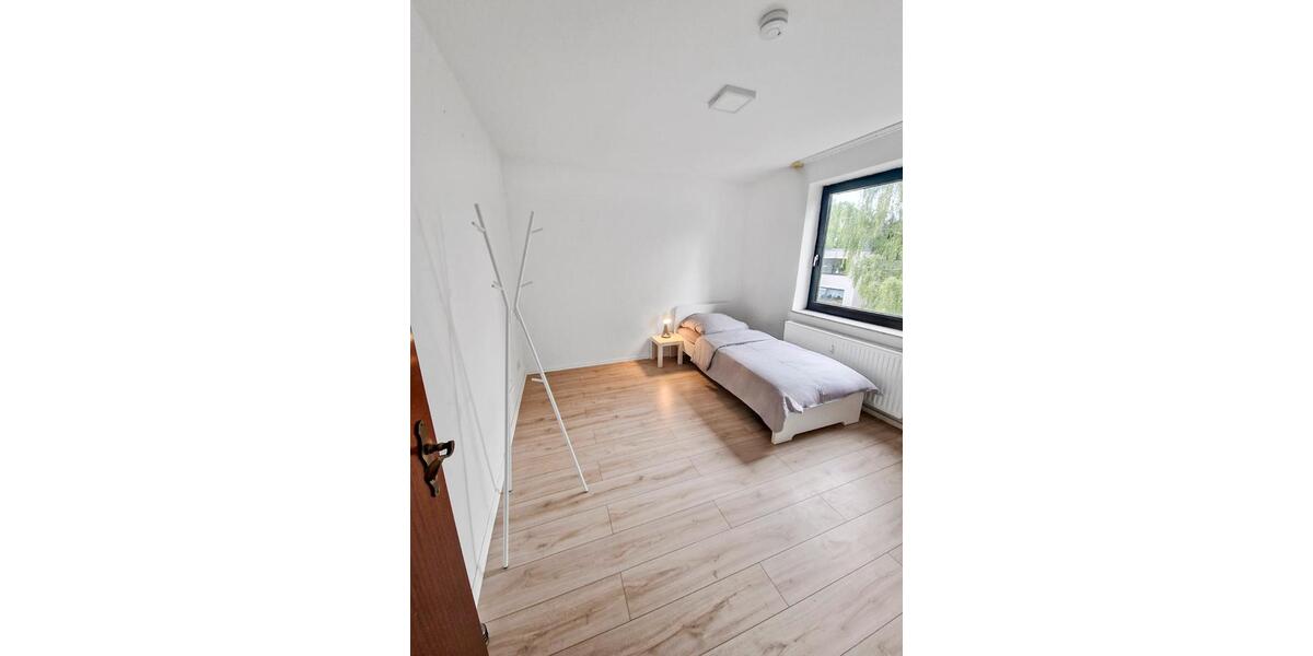 Wohnen auf Zeit Bremen Hemelingen - 4 Zimmer, 100 m&sup2;, 20&euro; | Angebot:12327392