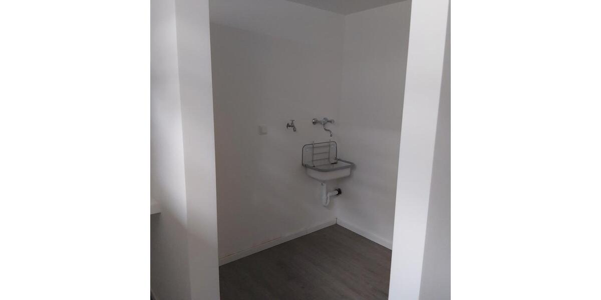 Etagenwohnung Idstein - 2 Zimmer, 92 m&sup2;, 1.100&euro; | Angebot:26464494