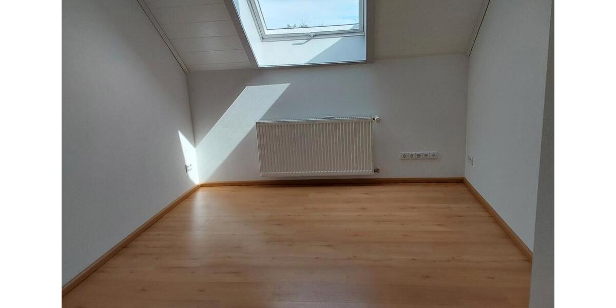 Dachgeschoßwohnung Brensbach - 4 Zimmer, 96 m&sup2;, 1.100&euro; | Angebot:26427175