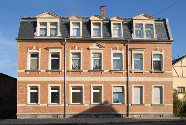 Sehr schöne Wohnung mit großem Balkon, 1.OG, frisch für Sie saniert 2 zimmer