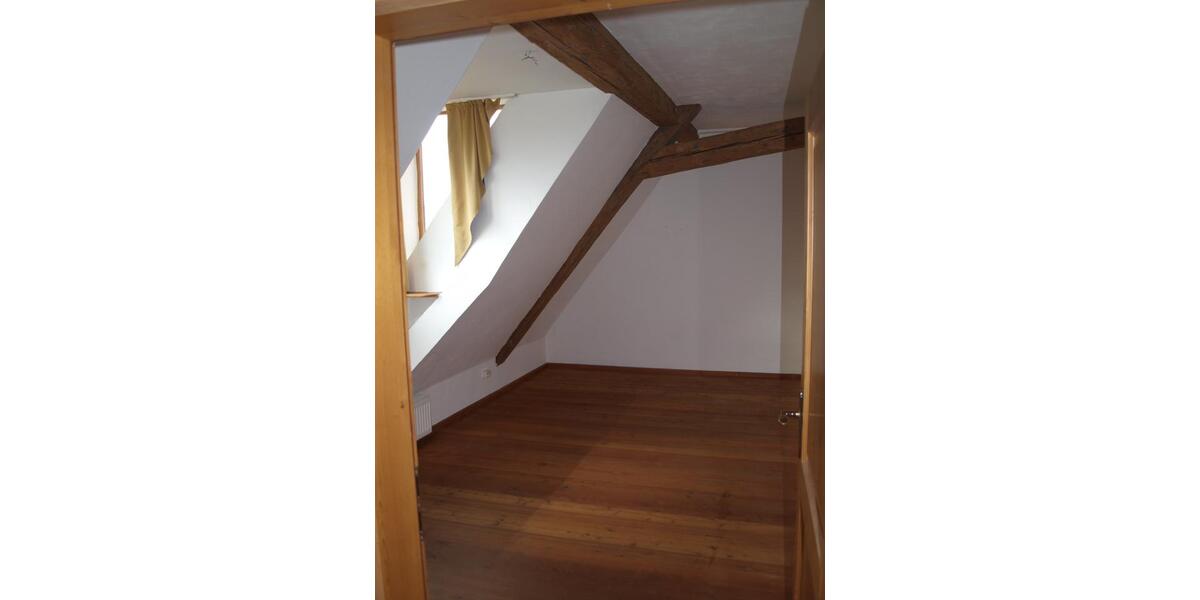 Dachgeschoßwohnung Ipsheim - 4 Zimmer, 105 m&sup2;, 760&euro; | Angebot:26670230