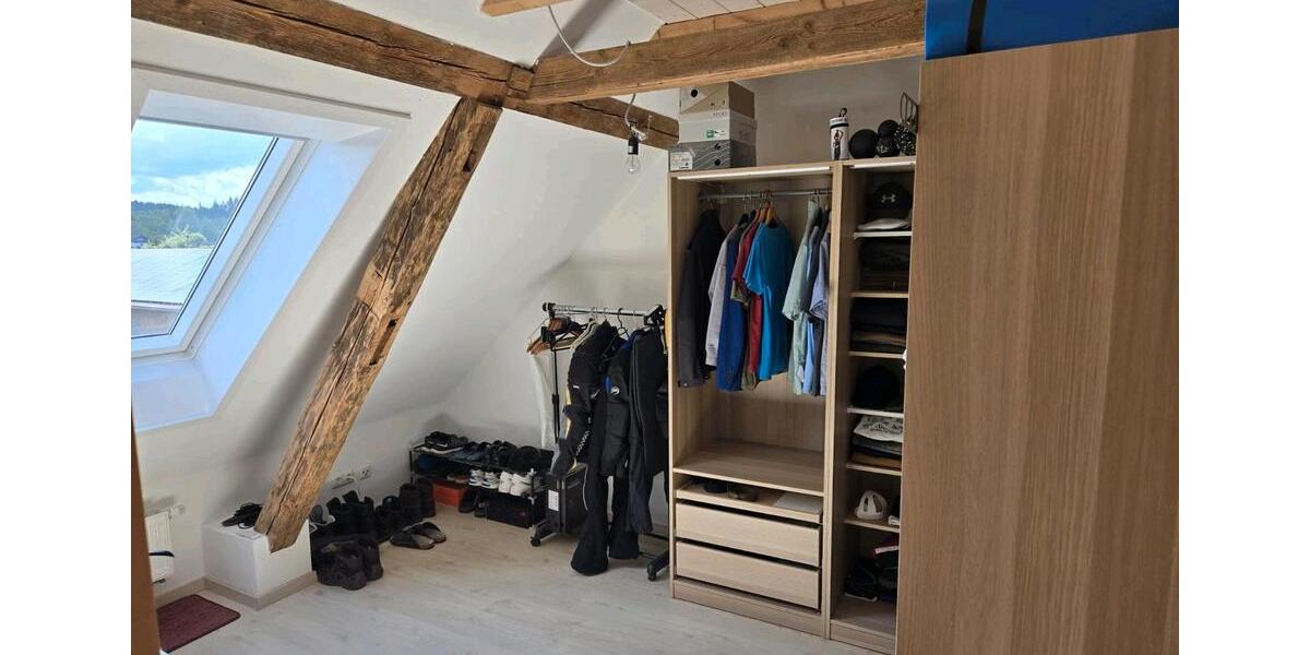 Dachgeschoßwohnung Pentling - 2 Zimmer, 120 m&sup2;, 1.200&euro; | Angebot:26638692