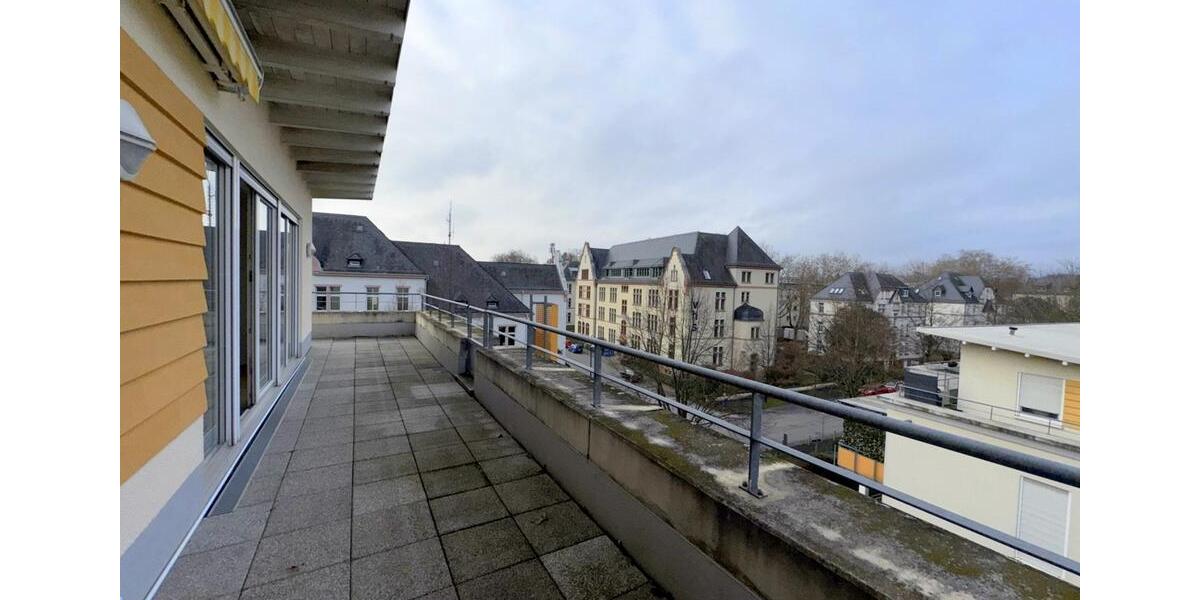 LIVE ON THE TOP FLOOR! Stylish 98 m² penthouse with terrace and underground parking 3 zimmer