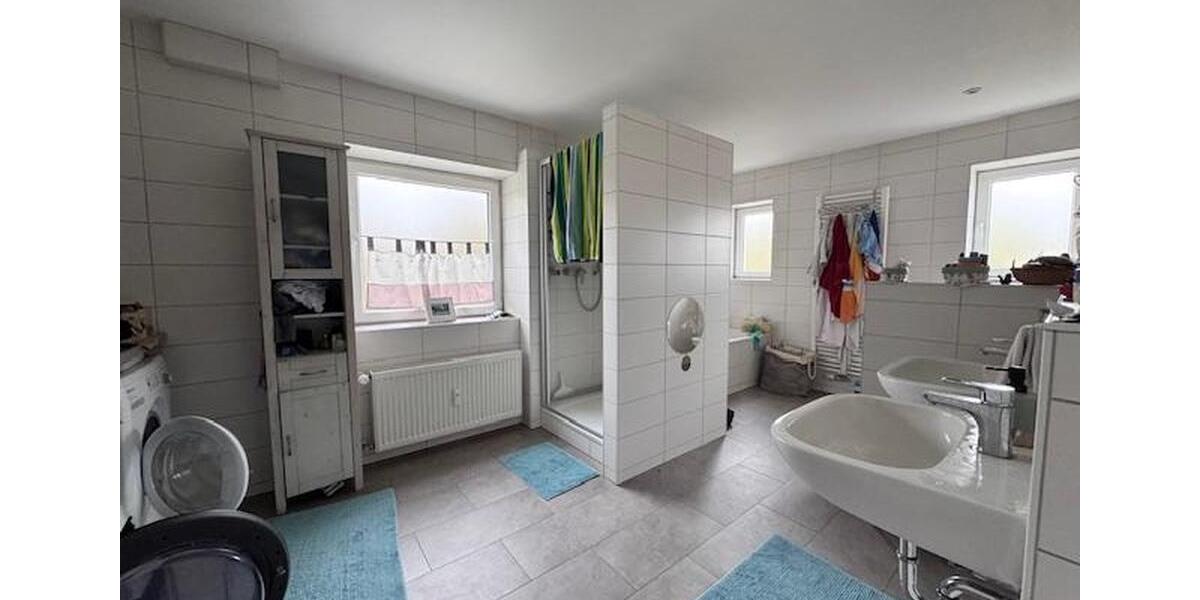 Etagenwohnung Allendorf (Lumda) - 7 Zimmer, 185 m&sup2;, 1.300&euro; | Angebot:26396957