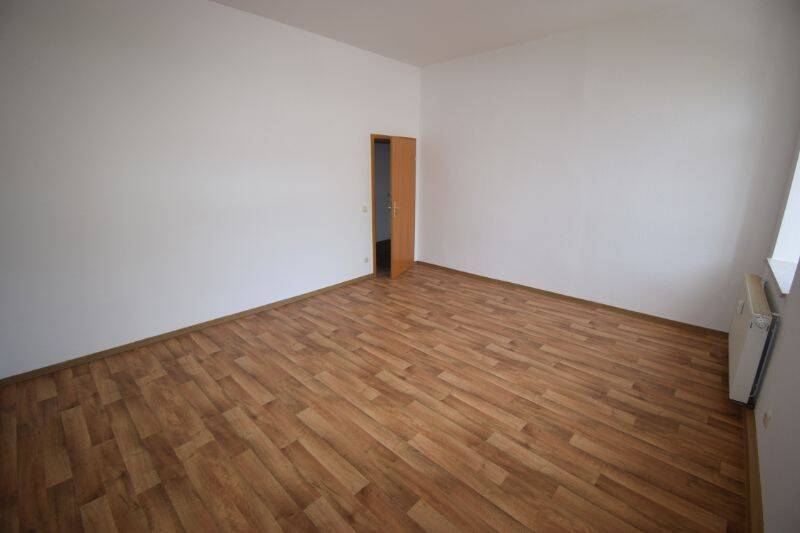 Etagenwohnung Riesa Innenstadt - 2 Zimmer, 72 m&sup2;, 480&euro; | Angebot:26363230