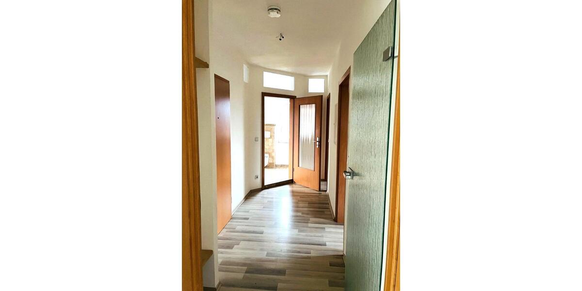 Ruhige, helle 4-Raum-Wohnung in 07629 Reichenbach 4 zimmer