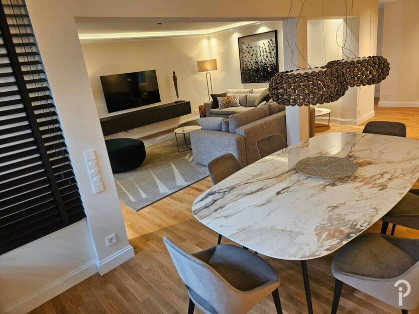 Inselstraße - Luxuriöse 4 Zimmer-Wohnung vollmöbliert mit Blick in den Hofgarten