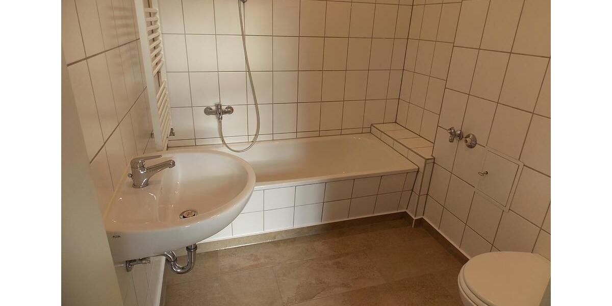 3-Raum-3-Zimmer-Wohnung, 84 m² mit Balkon im 1.OG - K06 3 zimmer