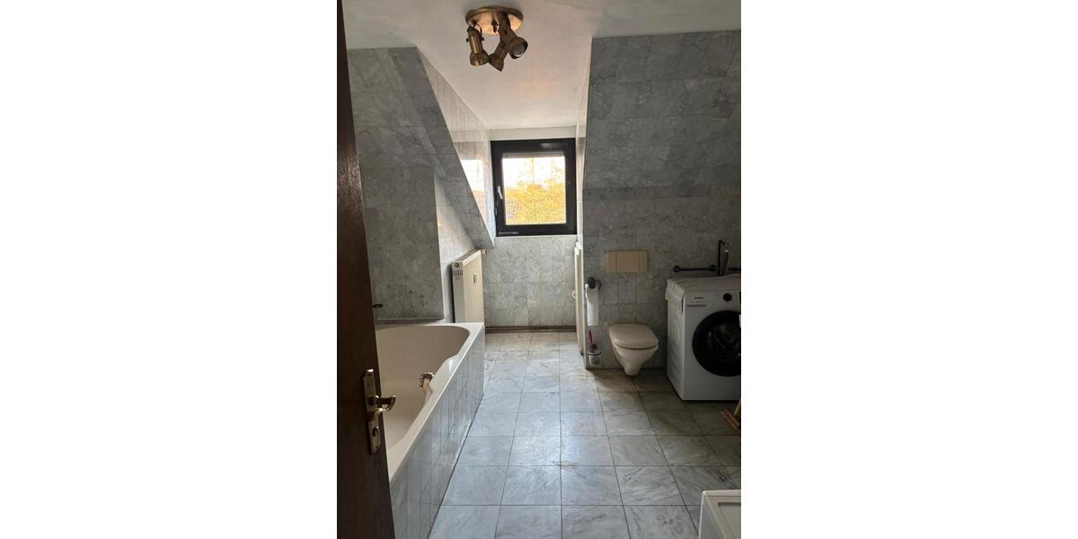 Dachgeschoßwohnung Pfaffenhofen an der Ilm - 3 Zimmer, 75 m&sup2;, 850&euro; | Angebot:25983256