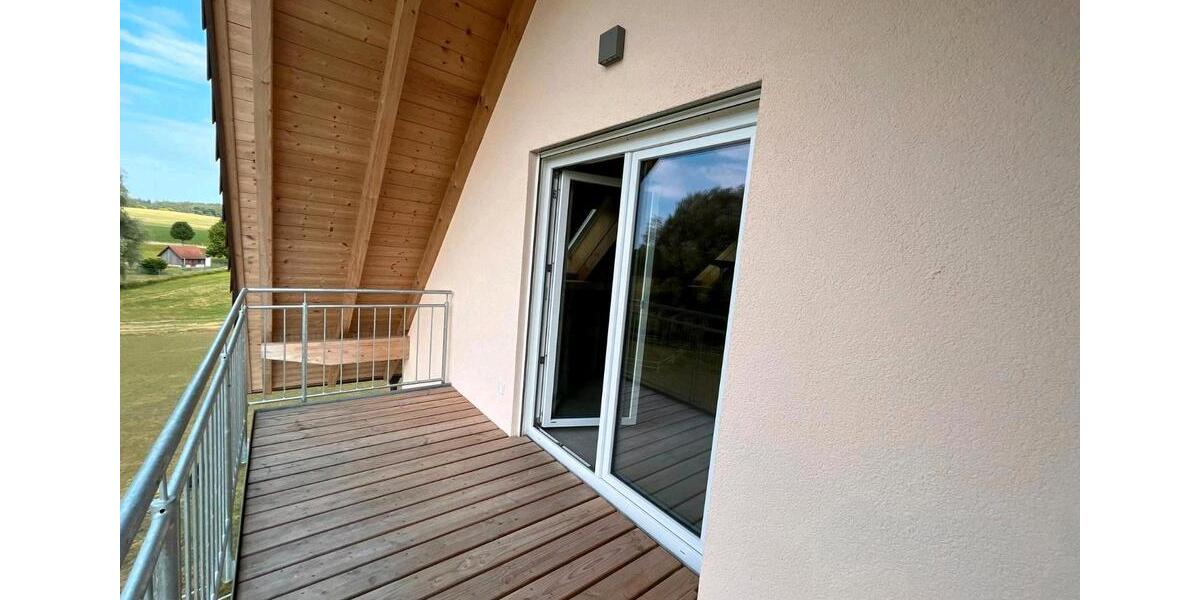 Dachgeschoßwohnung Finning - 3 Zimmer, 67 m&sup2;, 1.220&euro; | Angebot:26422205