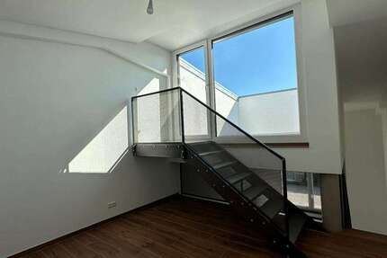 Wohnung Freiburg Mooswald - 2 Zimmer, 84 m&sup2;, 1.680&euro; | Angebot:26750986