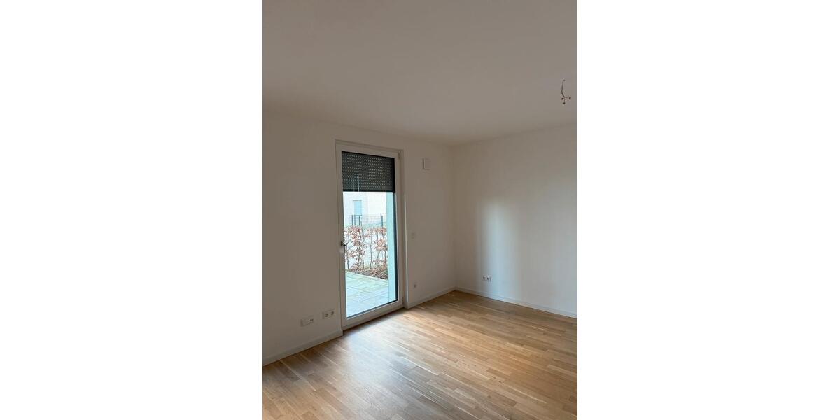 Erdgeschoßwohnung Mönchengladbach Nord - 1 Zimmer, 38 m&sup2;, 725&euro; | Angebot:25792070