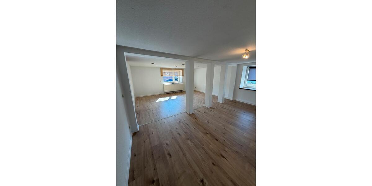 Einfamilienhaus Taucha - 8 Zimmer, 200 m&sup2;, 1.800&euro; | Angebot:26610330
