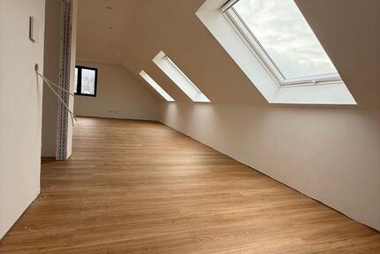 Hochwertige Dachgeschosswohnung in kernsanierter Scheune 2 zimmer