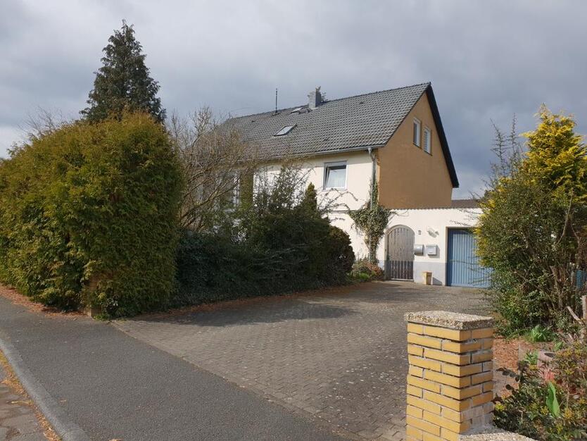 Dachgeschoßwohnung 2 ZKB ,35745 Herborn Merkenbach