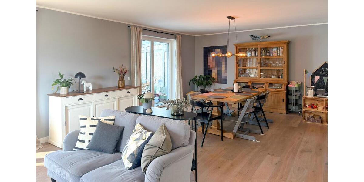 Einfamilienhaus Molfsee - 8 Zimmer, 250 m&sup2;, 3.300&euro; | Angebot:26490111