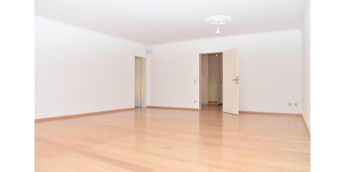 Erdgeschoßwohnung München Giesing - 3 Zimmer, 117 m&sup2;, 2.150&euro; | Angebot:25918685