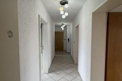 Schöne 3 Zimmer Wohnung nähe Oberhausen Bhf und Josefinum