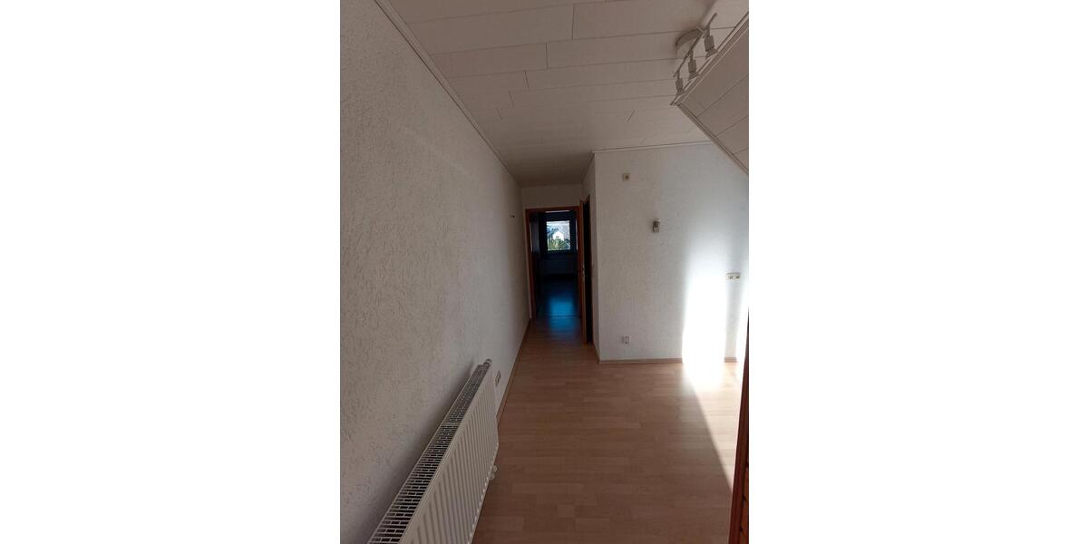 Dachgeschoßwohnung Bad Staffelstein - 3 Zimmer, 70 m&sup2;, 450&euro; | Angebot:24679920