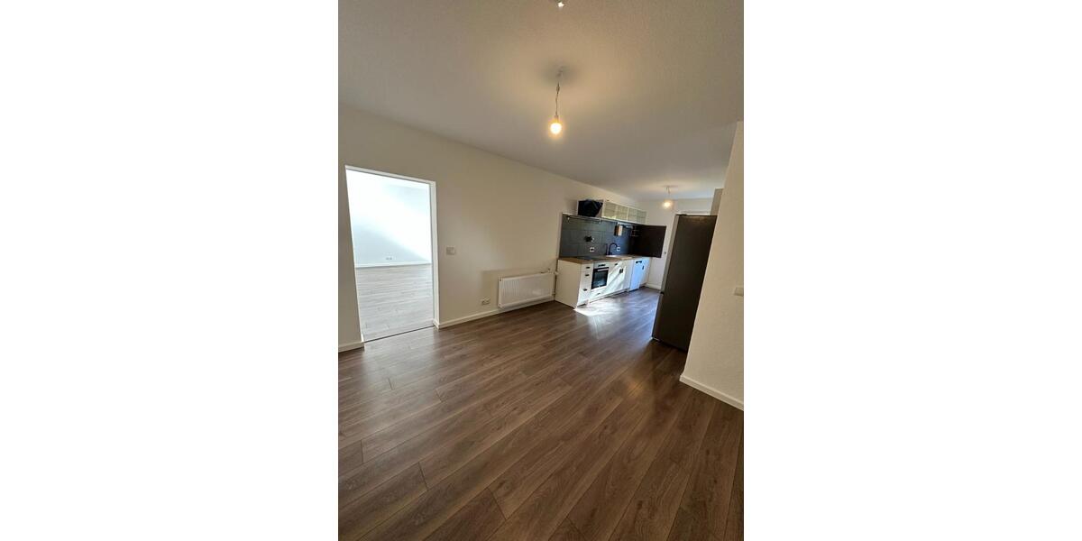 Helle, frisch renovierte 3-Zi-Whg mit neuer Küche 2 Loggien zimmer