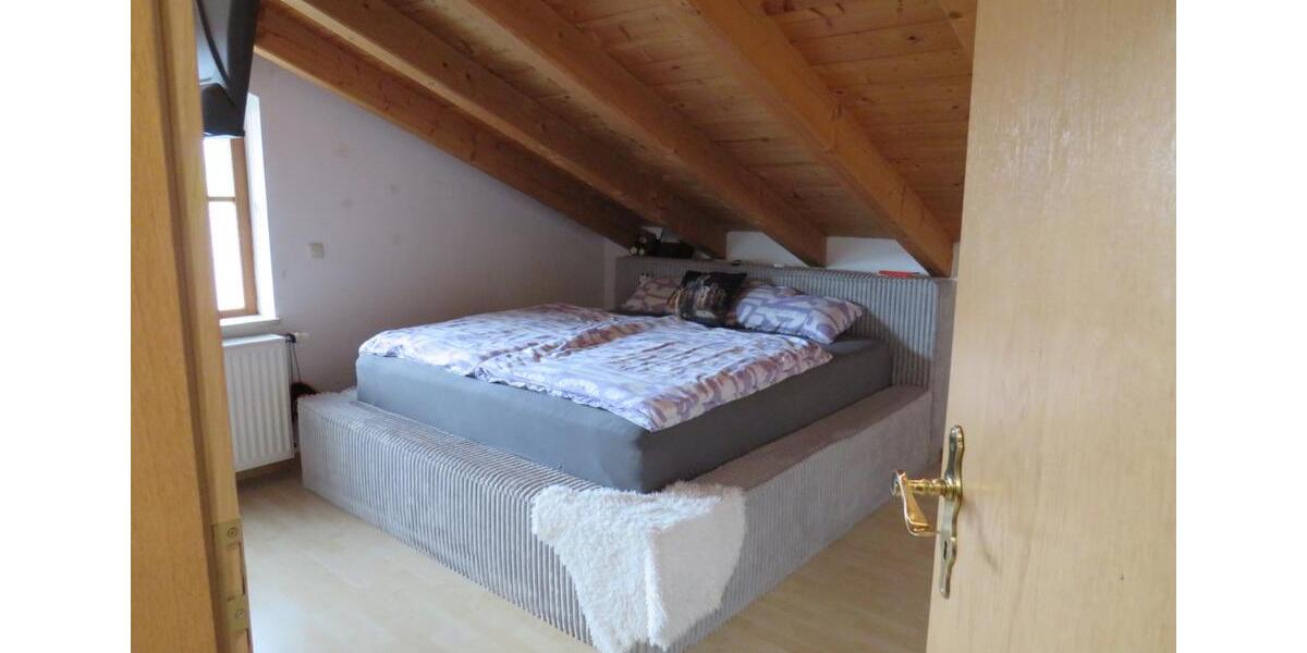Dachgeschoßwohnung Mittenwald - 3 Zimmer, 80 m&sup2;, 990&euro; | Angebot:26638691