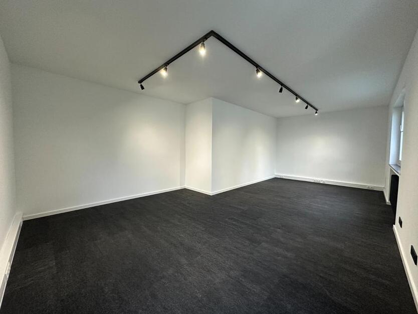 Bonn Beuel – 32m² Büro Büroraum mit 40m² Gemeinschaftsfläche