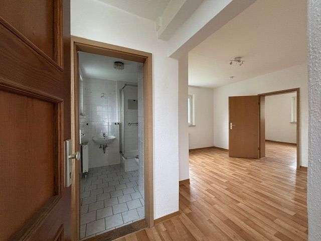 Etagenwohnung Leuna Leuna-Göhlitzsch - 1 Zimmer, 35 m&sup2;, 280&euro; | Angebot:26017344