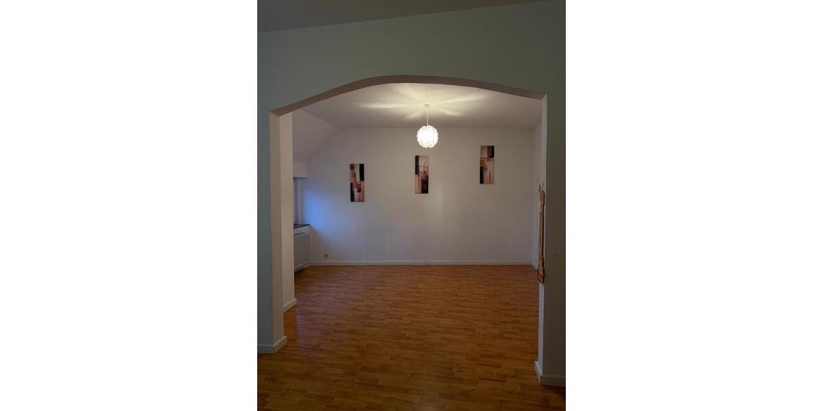 Etagenwohnung Blomberg - 5 Zimmer, 142 m&sup2;, 1.000&euro; | Angebot:25965175