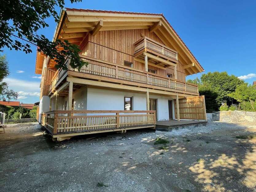 Wohnung zum Mieten in Waakirchen 2.490 € 141.98 m²