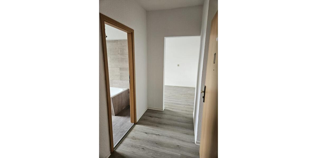 Helle Renovierte 2-Raum-Wohnung in Magdeburg Lemsdorf 2 zimmer