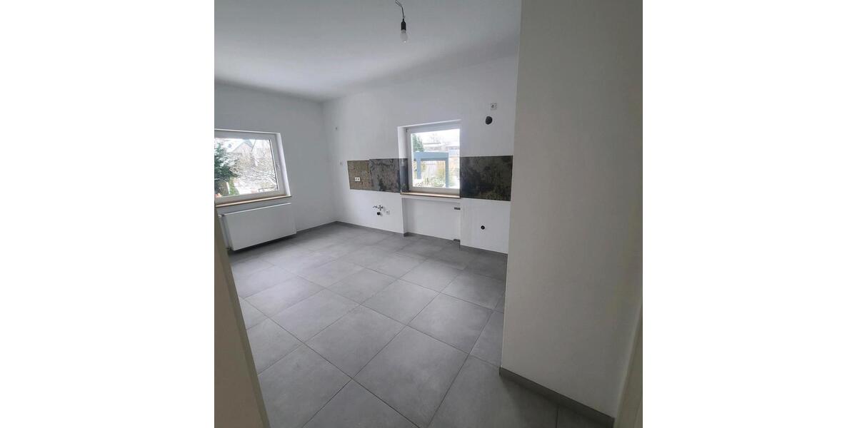 Einfamilienhaus Lemgo - 3 Zimmer, 135 m&sup2;, 1.800&euro; | Angebot:24284339